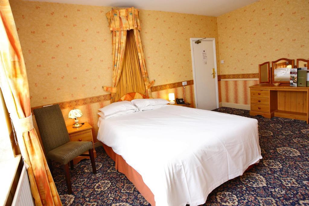 The Black Lion Royal Hotel Lampeter Quarto foto